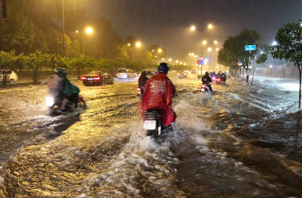 tiet lo bat ngo sieu may bom te liet o ron ngap sai gon