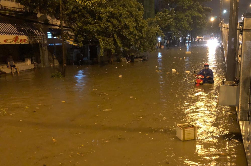 tiet lo bat ngo sieu may bom te liet o ron ngap sai gon