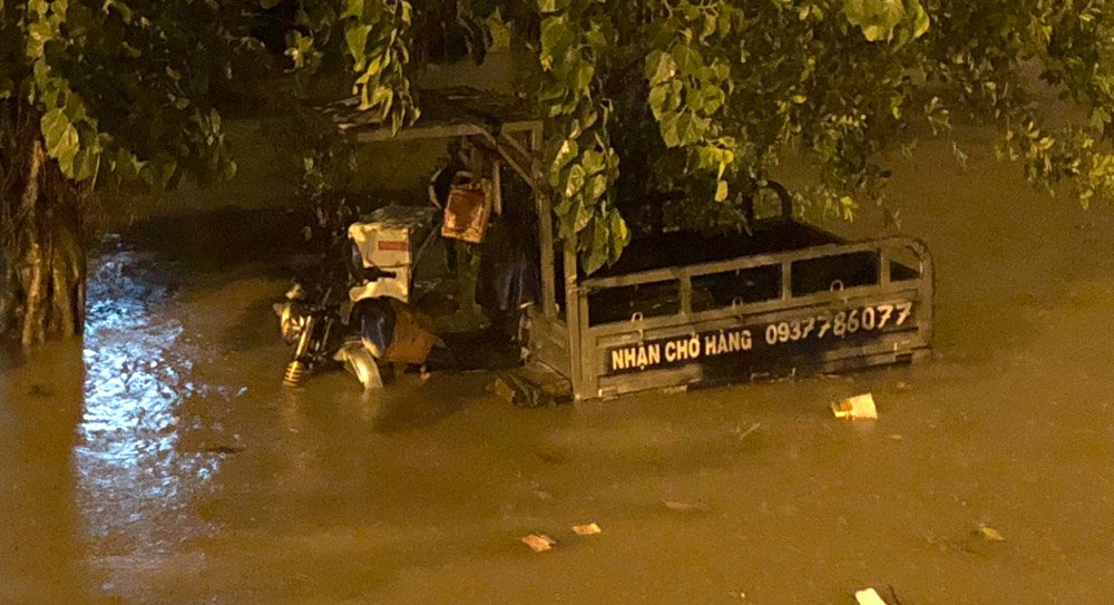 tiet lo bat ngo sieu may bom te liet o ron ngap sai gon