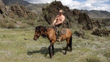 Putin bình phẩm về những bức ảnh 'chế' bán khỏa thân