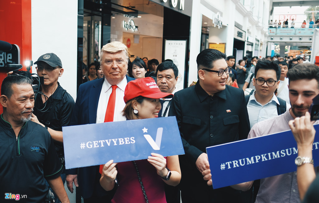 bo doi kim trump gia thu hut su chu y tai singapore