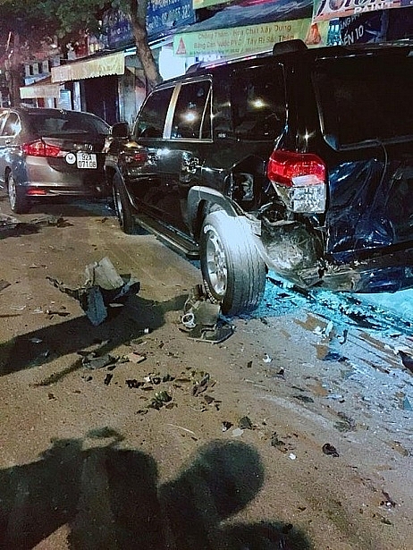tin nong trong ngay 106 tai xe bmw tap boi sau khi gay tai nan va nhung du an khien doi phai troc