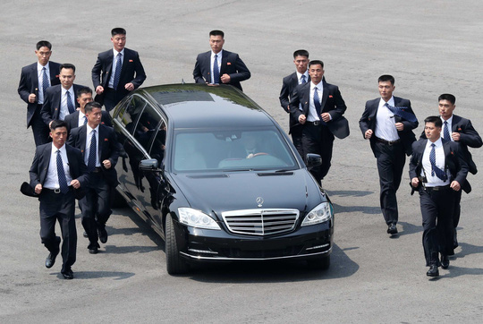 Những lớp lá chắn quanh ông Kim Jong-un ở Singapore nhung lop la chan quanh ong kim jong un o singapore