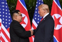 ong kim jong un chao ong trump bang tieng anh