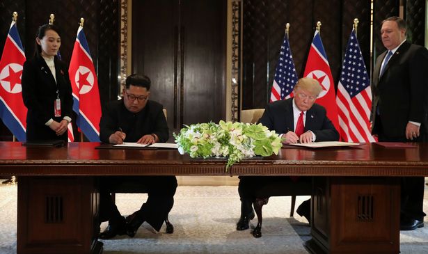 giai ma chu ky cua trump trong thoa thuan lich su voi kim jong un