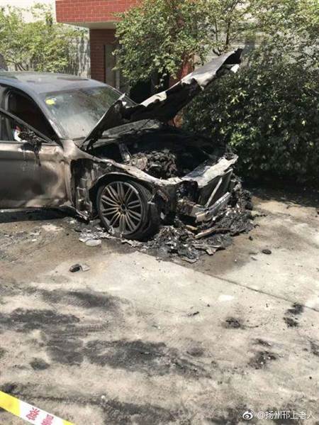 thap huong rua o to moi 20 phut sau xe bien thanh dong phe lieu