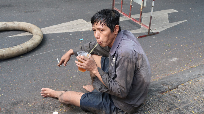 kinh hai nhung thu duoc moc len tu long cong o sai gon