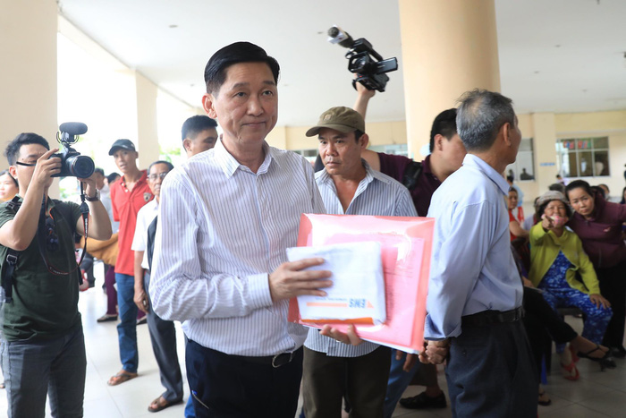 cu tri thu thiem doi mua du cuoc gap cua bi thu nguyen thien nhan