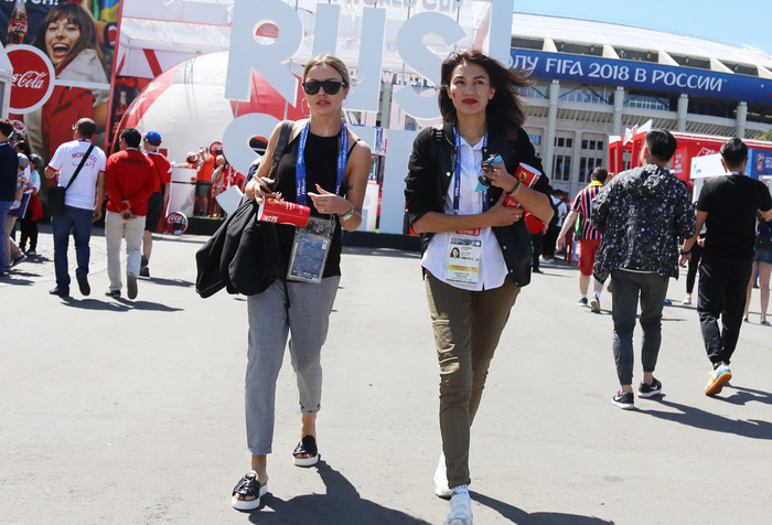 qua xinh dep nhieu nu phong vien kho tac nghiep o world cup 2018