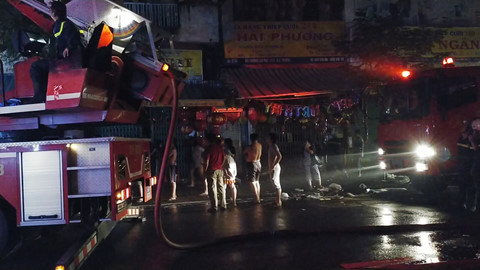 kham nghiem hien truong vu chay nha 5 tang o hai thuong lan ong