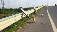 o to lao xuong ao tai xe dien thoai ve nha cau cuu nhung van thiet mang