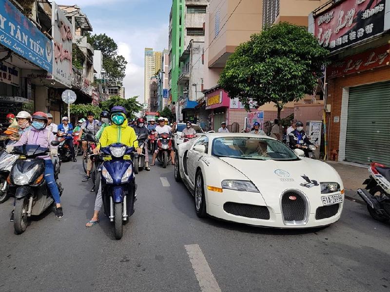 ong dang le nguyen vu se mang loat xe sang di xuyen viet