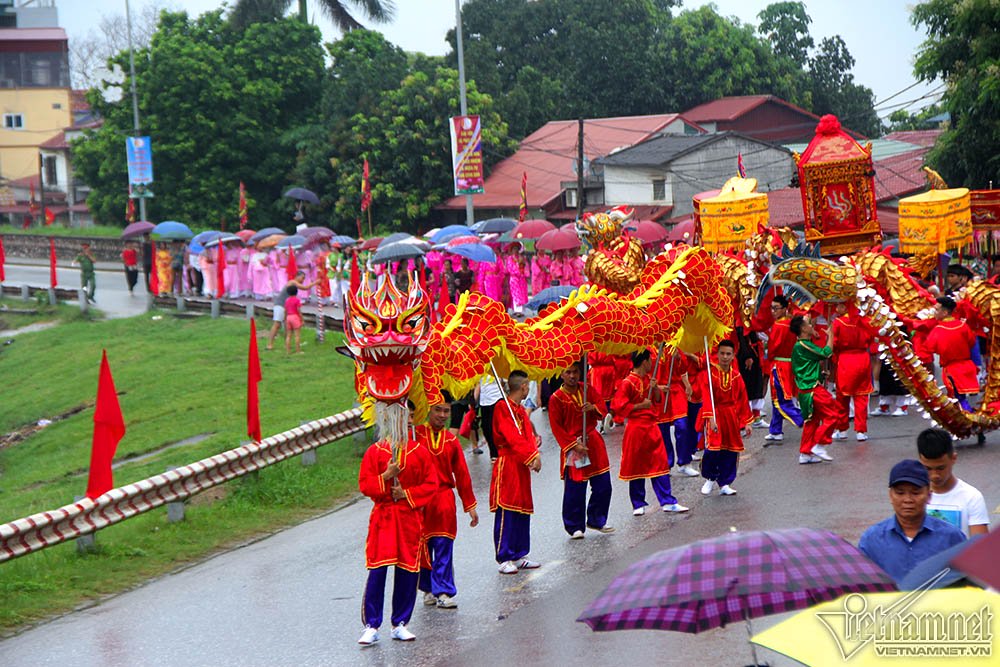 trai tan ha thanh mac vay e ap ruoc nuoc song hong ve dinh