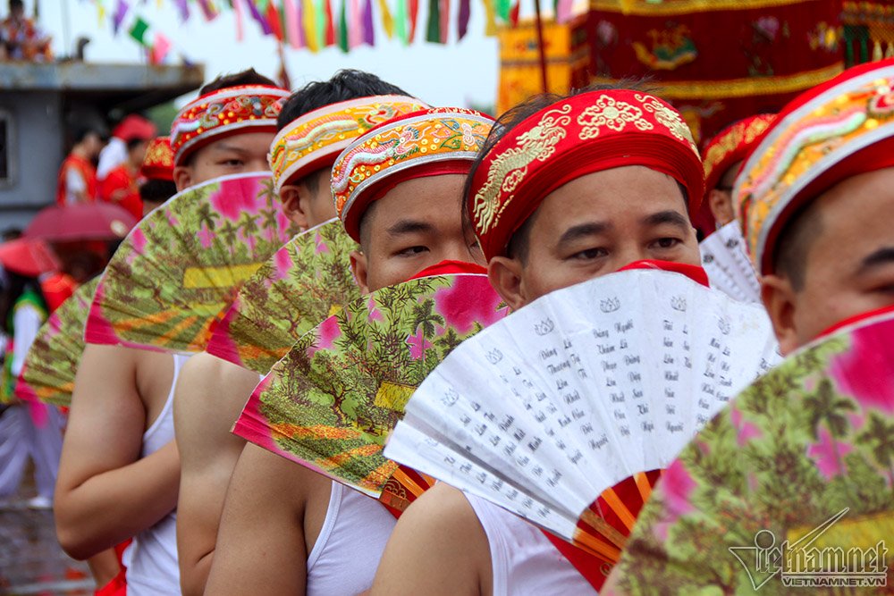 trai tan ha thanh mac vay e ap ruoc nuoc song hong ve dinh