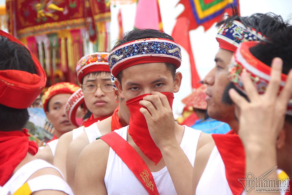 trai tan ha thanh mac vay e ap ruoc nuoc song hong ve dinh