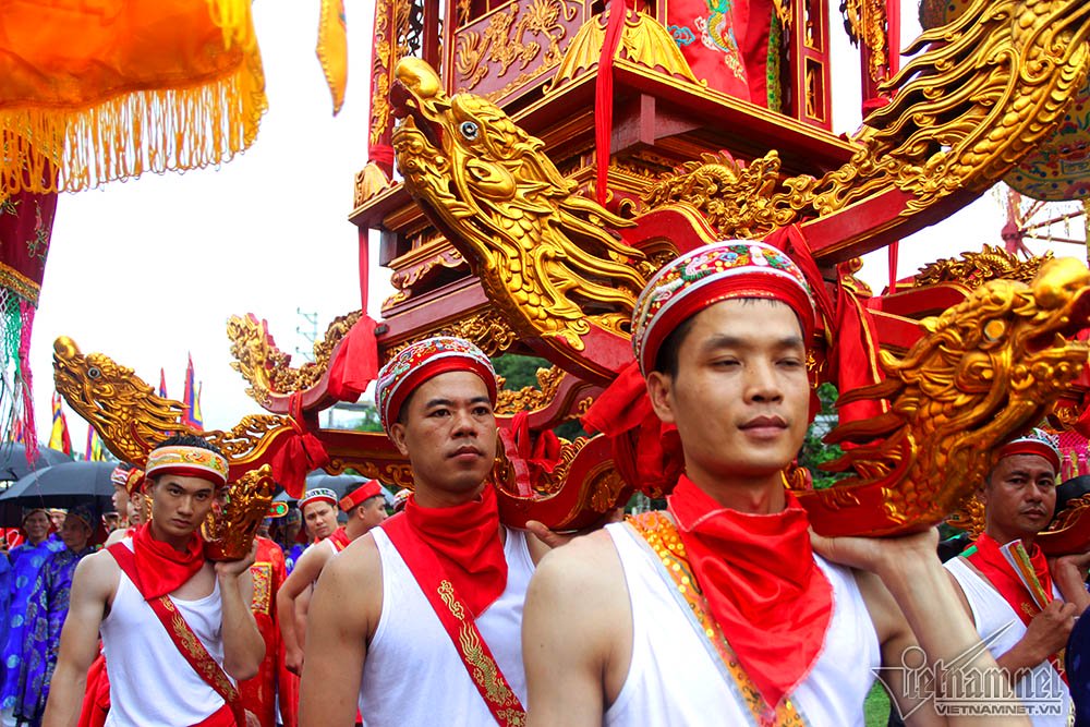 trai tan ha thanh mac vay e ap ruoc nuoc song hong ve dinh