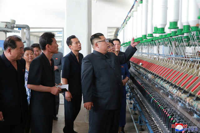 ong kim jong un khien trach cong nhan chua cham chi khi tham cac nha may