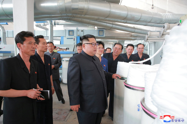 ong kim jong un khien trach cong nhan chua cham chi khi tham cac nha may