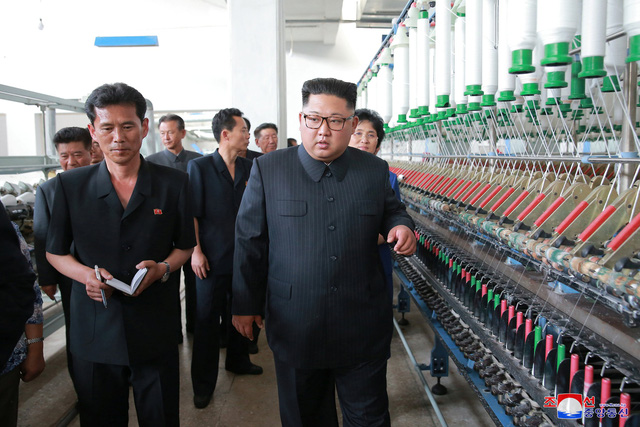 ong kim jong un khien trach cong nhan chua cham chi khi tham cac nha may
