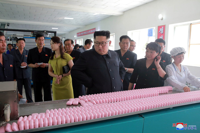 ong kim jong un khien trach cong nhan chua cham chi khi tham cac nha may