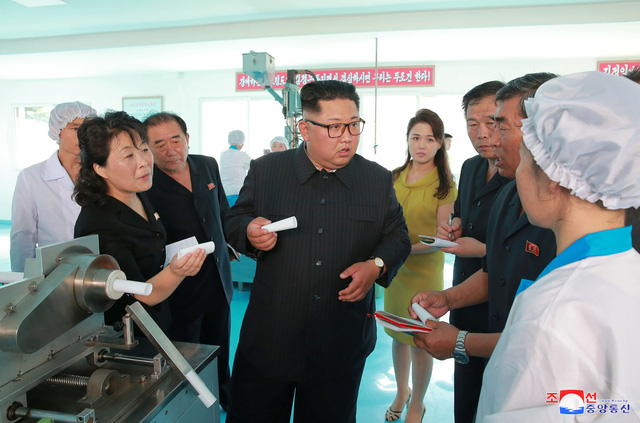 ong kim jong un khien trach cong nhan chua cham chi khi tham cac nha may