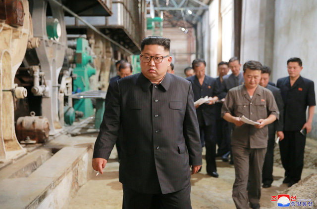 ong kim jong un khien trach cong nhan chua cham chi khi tham cac nha may