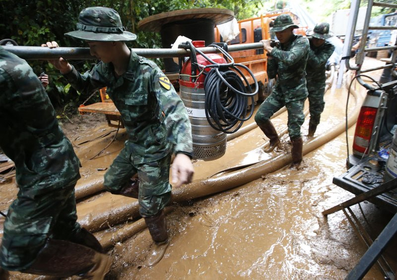 cuu duoc may dua nho con vui hon ca thai lan vo dich world cup