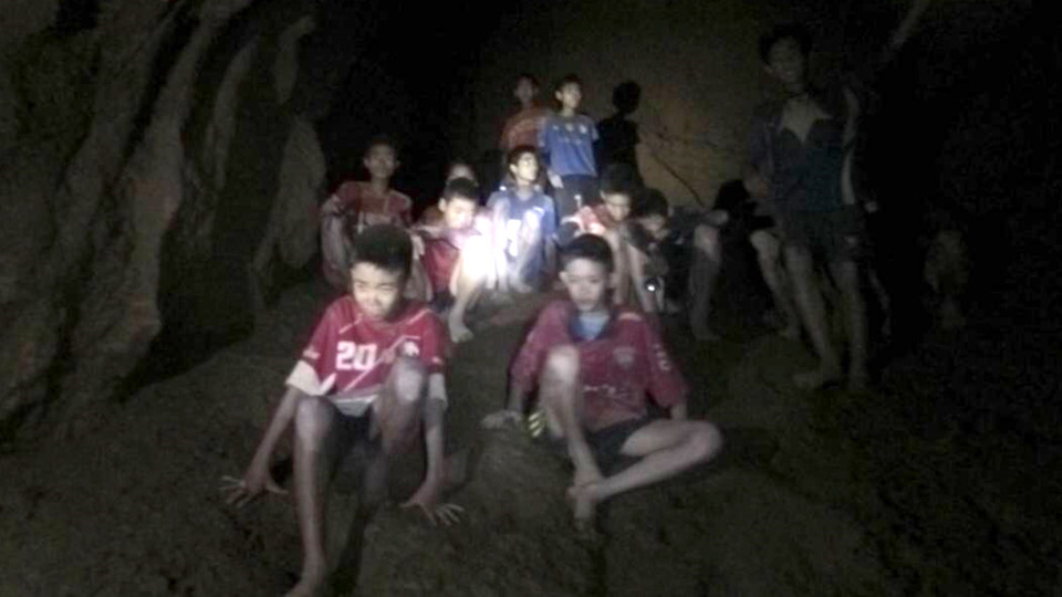 cuu duoc may dua nho con vui hon ca thai lan vo dich world cup