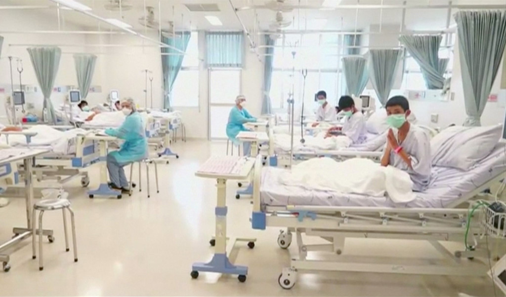 nhung cau thu nhi buoc khoi hang va doi dien tuong lai vo thua nhan