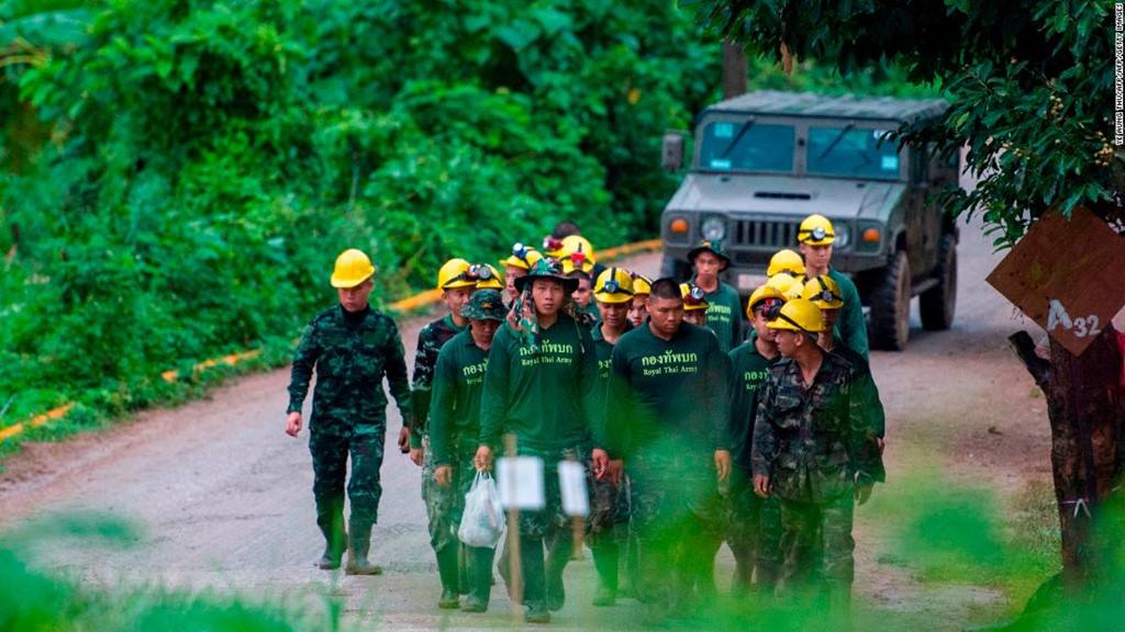 nhung cau thu nhi buoc khoi hang va doi dien tuong lai vo thua nhan