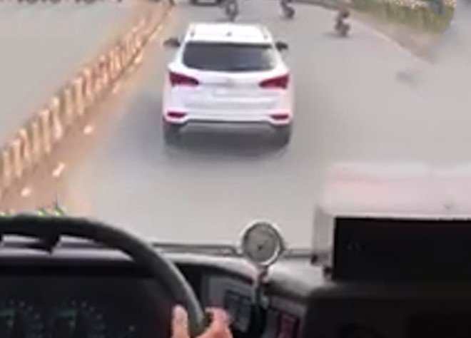 tai xe can xe cuu hoa o sai gon co the den bu thiet hai trong vu chay