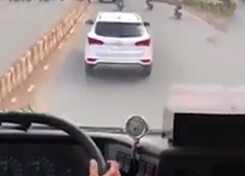 Tài xế cản xe cứu hỏa ở Sài Gòn có thể đền bù thiệt hại trong vụ cháy