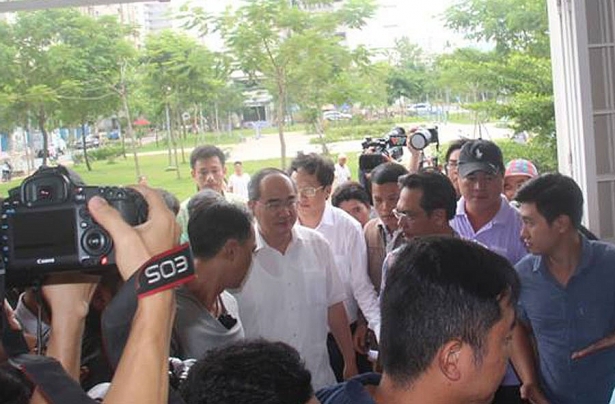 ong nguyen thien nhan tham cu dan thu thiem tai khu tai dinh cu