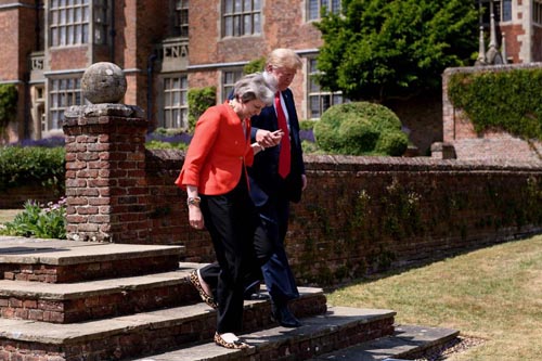 thu tuong anh bac bo chi trich ve viec de trump cam tay