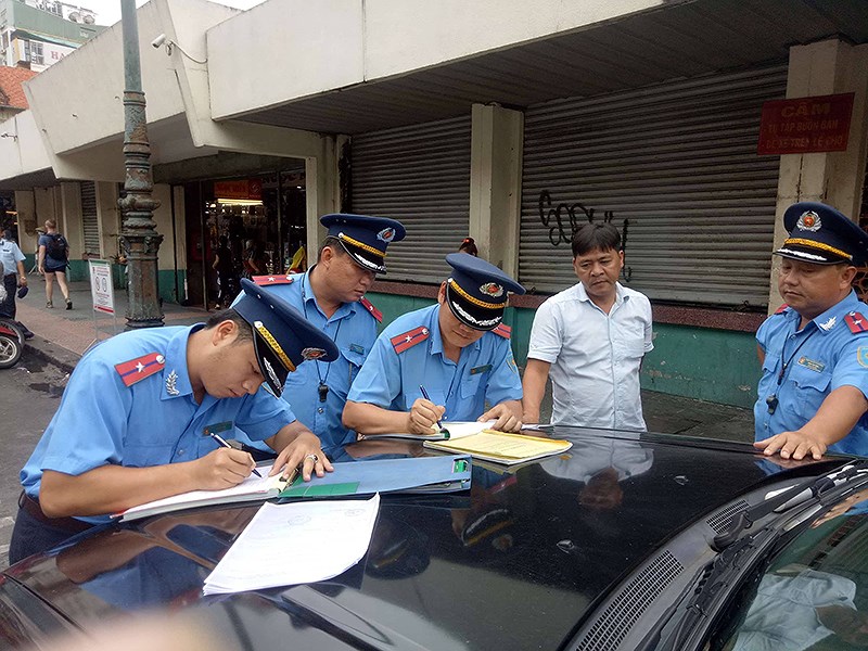 vinasun trinh bao 22 vu taxi dom giat tien du khach