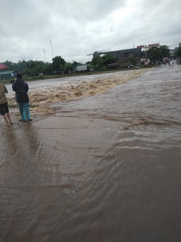 chum anh nuoc ngap thanh bien nhieu xa o lao cai co lap hoan toan