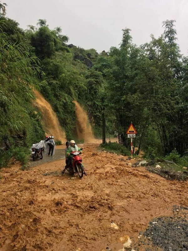 chum anh nuoc ngap thanh bien nhieu xa o lao cai co lap hoan toan