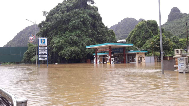quang ninh ngap sau toi hon 1 m tai deo but
