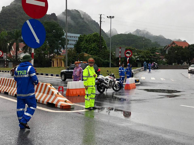 quang ninh ngap sau toi hon 1 m tai deo but