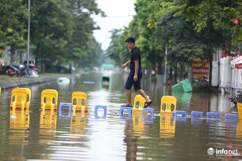 sau nua ngay ngap lut dai lo thang long van chua rut nuoc