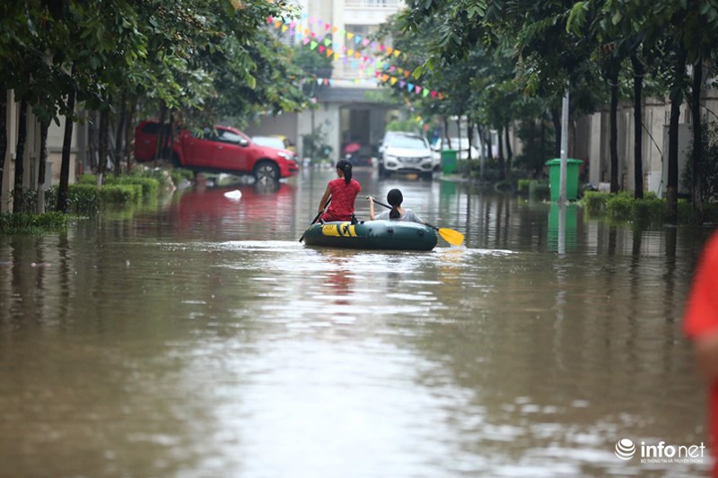 sau nua ngay ngap lut dai lo thang long van chua rut nuoc