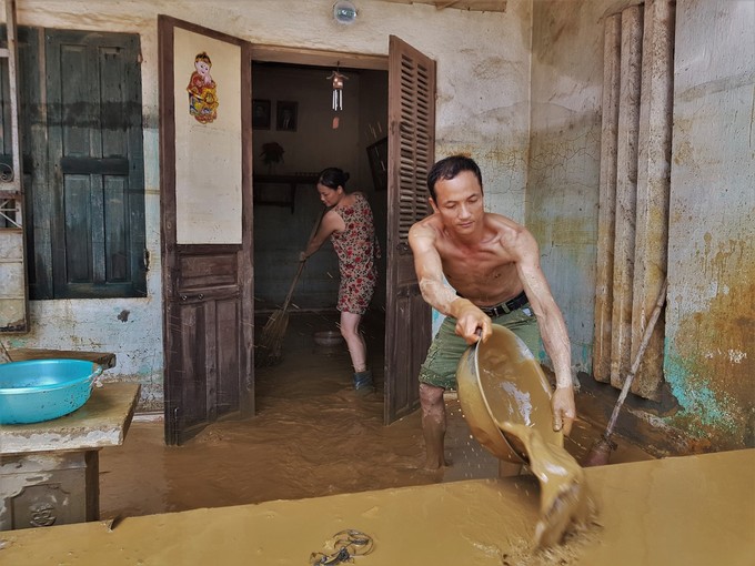 nuoc lu rut hang nghin ngoi nha o phu tho van ngap trong bun