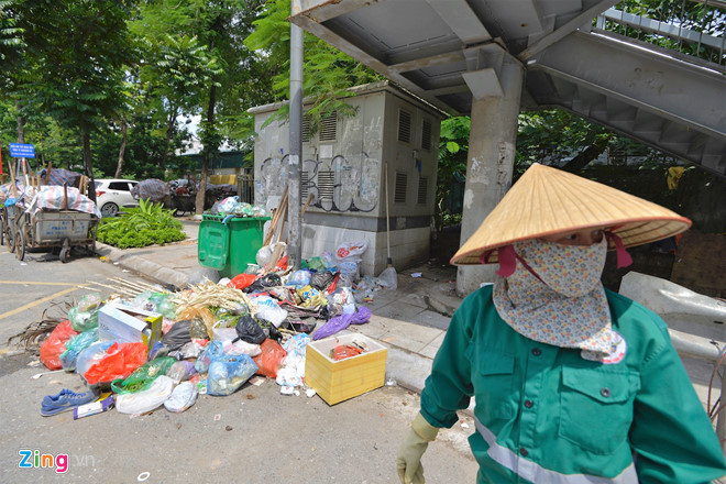 ha noi un u rac thai sau khi bai rac nam son bi phong toa