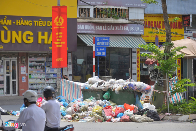 ha noi un u rac thai sau khi bai rac nam son bi phong toa