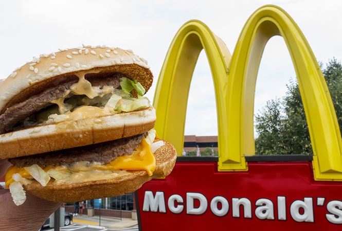 gan 200 nguoi my tieu chay vi an salad mcdonald