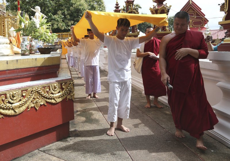 doi bong nhi thai lan den chua lam le chuan bi xuat gia
