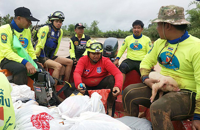 vu vo dap thuy dien tai lao doi cuu ho thai lan truc chien cuu nguoi gap nan