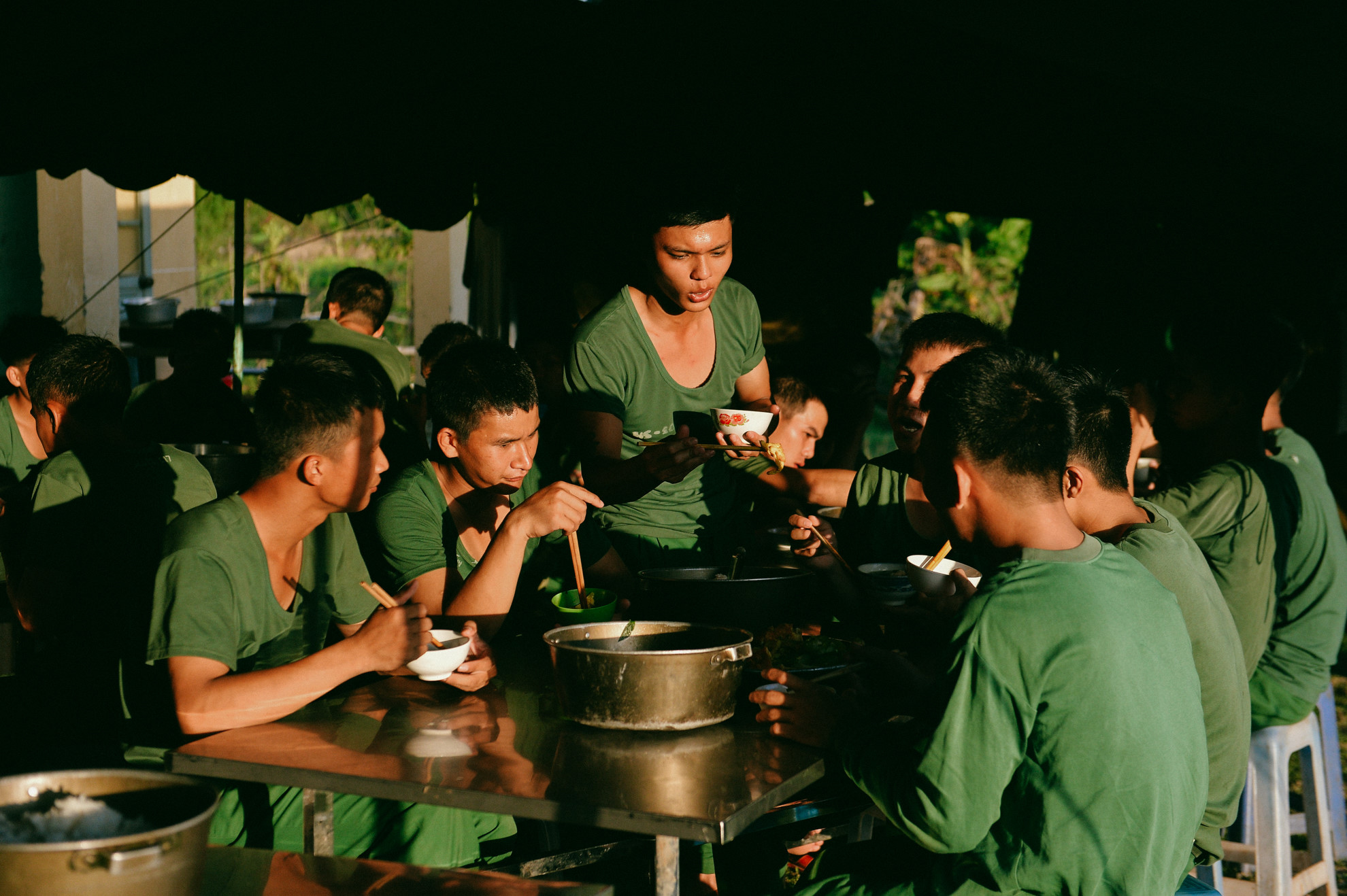 chuyen 50 anh linh cong ca ban lang o tay nguyen