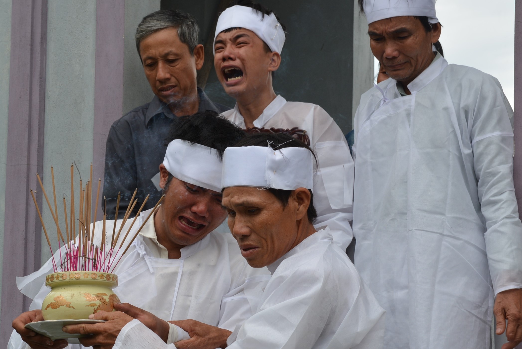 tai nan 13 nguoi tu vong nhung chiec khan tang phu trang nha tho toc
