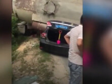 Video: Xe bồn chở xi măng đè nát 2 ôtô khiến 9 người chết